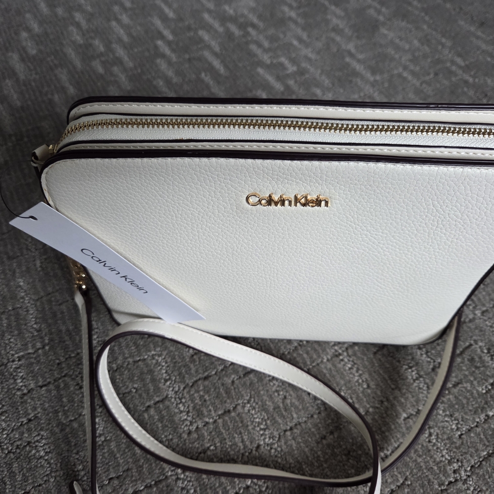 Calvin Klein Crossbody Bag - Picture 3 of 6